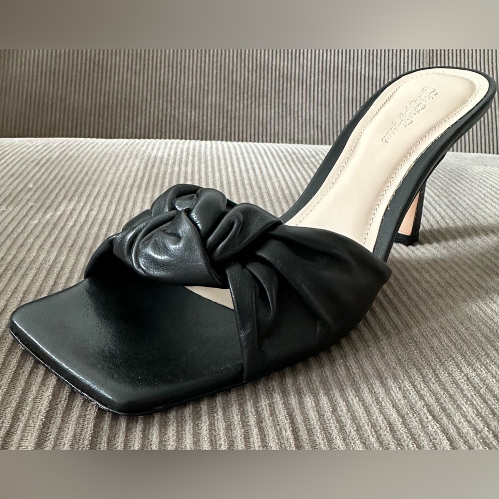 NEW Saks Fifth Avenue Knotted Leather Sandals Size (9) 39. 3” heels